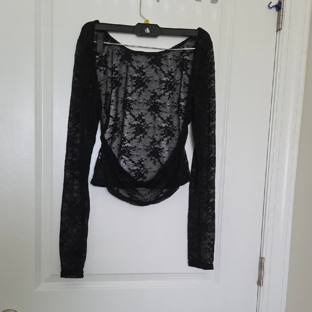 Chic Black Lace Long Sleeve Blouse - Picture 5 of 12